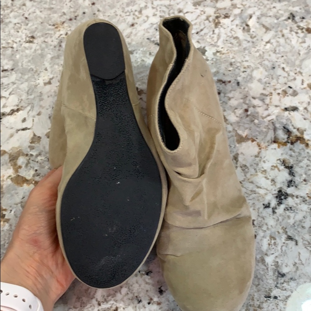 Boots - Picture 3 of 3